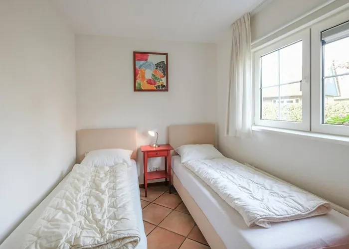 Luxurious Coastal Near Forest *