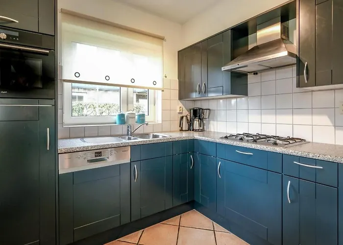 Luxurious Coastal Near Forest